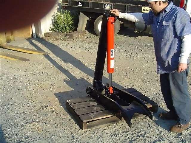  HT1240 hydraulic excavator thumb on a pallet